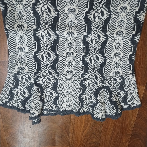 Cabi Peplum Sweater Tank Size XS - Picture 6 of 8